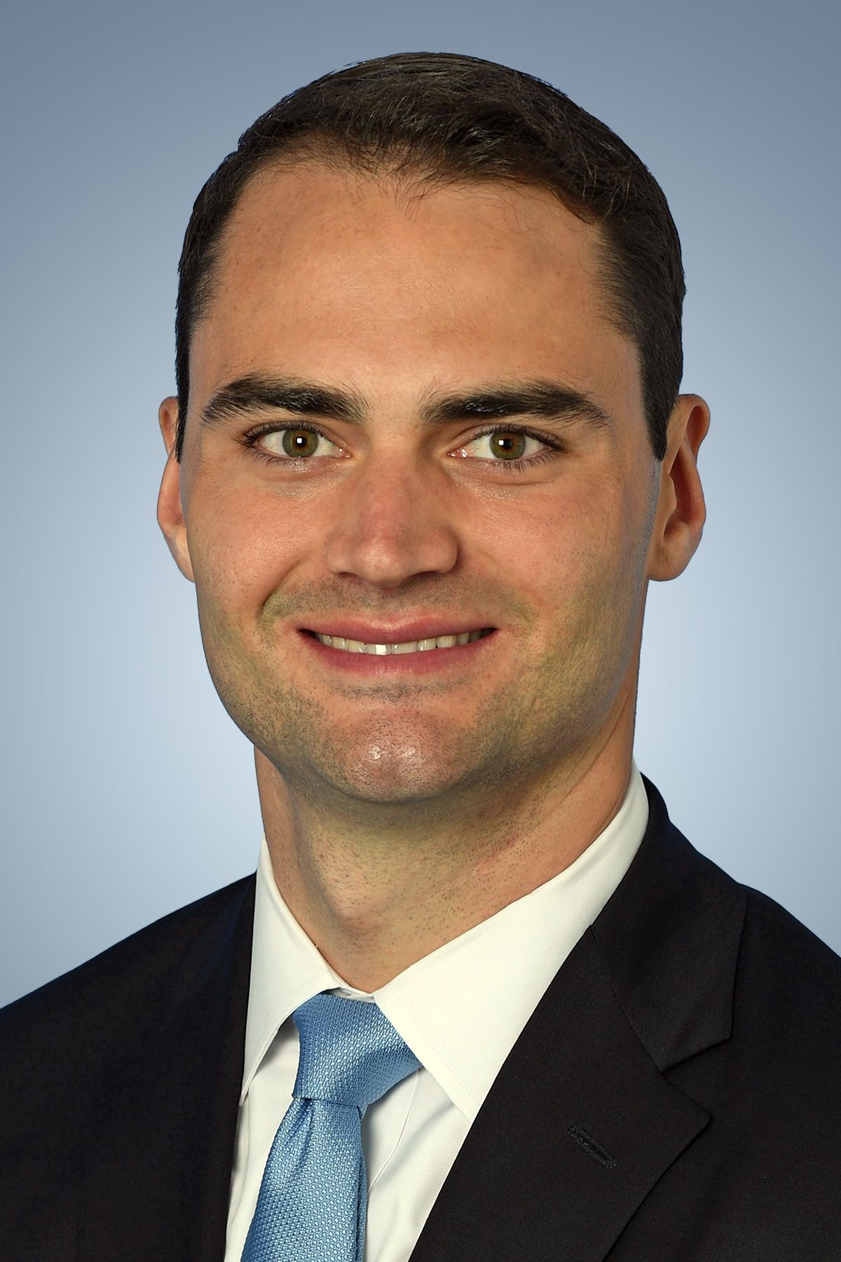 Austin R. Kummer, CFA, is Vice President and Senior Portfolio Manager for Dividend Equity and Multi-Sector Fixed Income strategies at Fort Washington Investment Advisors